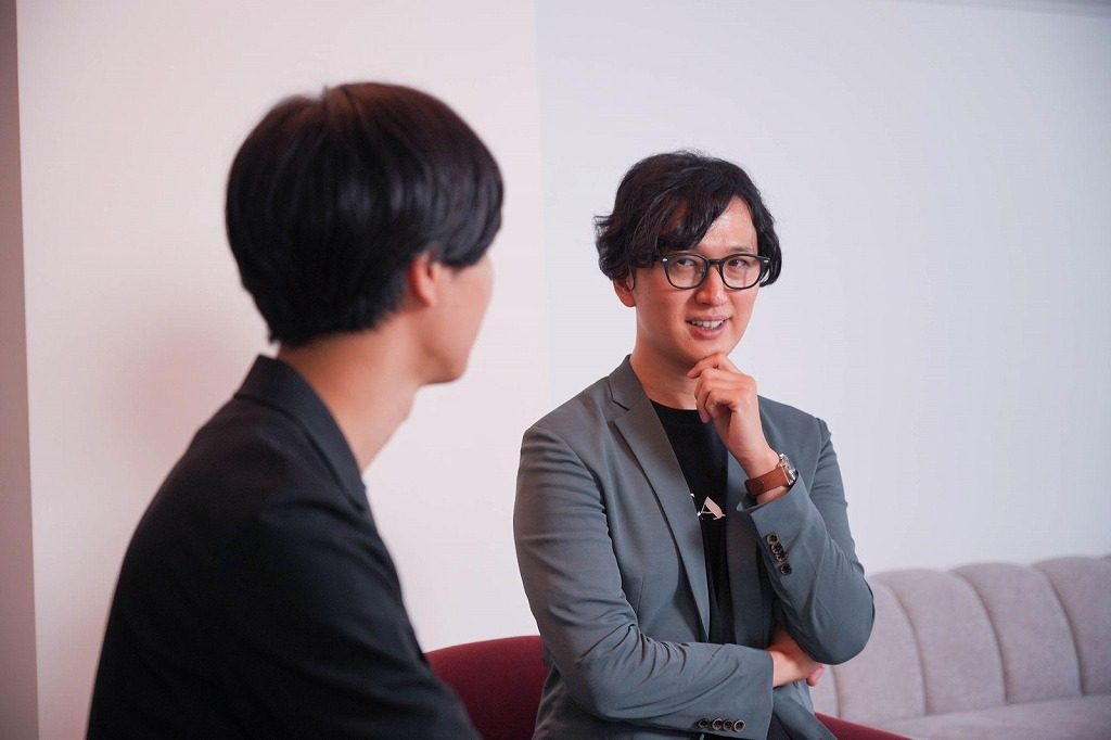 ONESTRUCTION 西岡大穂様と小野村學の対談の様子
